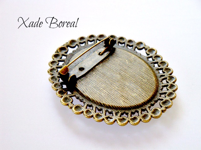 Hand Painted Oval Glass Cameo Brooch on Luulla
